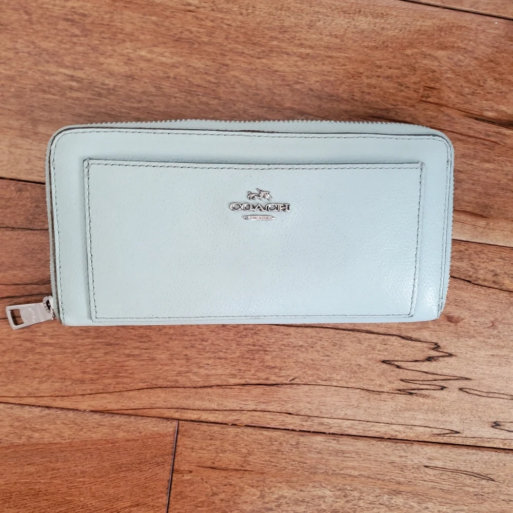 Rare Coach Green Mint corner zipper  travel wallet WOMEN'S - Picture 5 of 11